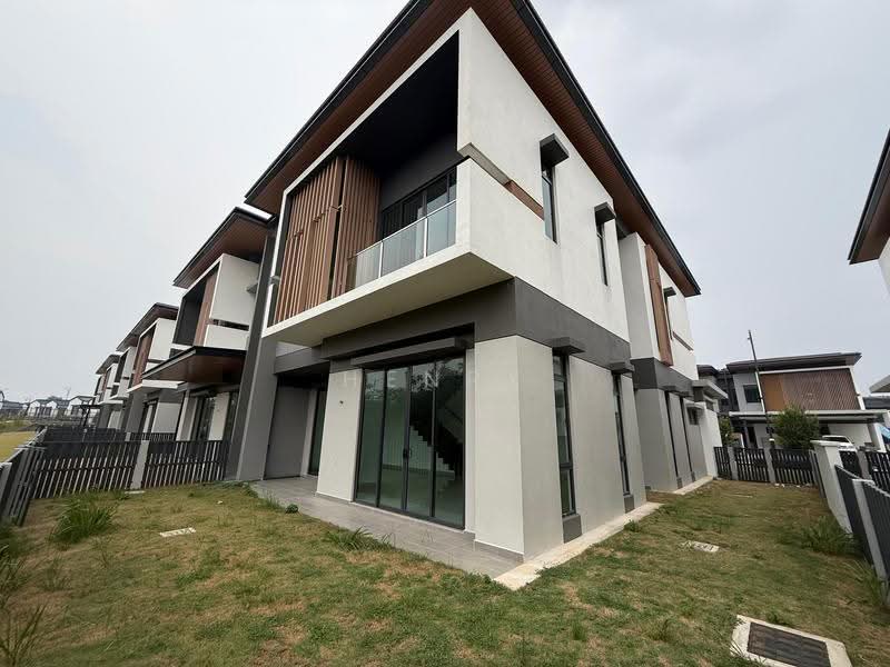 Semi-Detached House for Sale in Cyberjaya (Selangor) - Henry Liew - Exterior - PropertyGuru.com.my