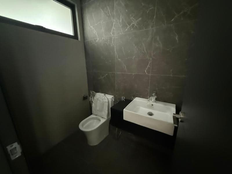 Semi-Detached House for Sale in Cyberjaya (Selangor) - Henry Liew - Bathroom - PropertyGuru.com.my