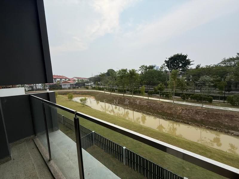 Semi-Detached House for Sale in Cyberjaya (Selangor) - Henry Liew - Balcony - PropertyGuru.com.my