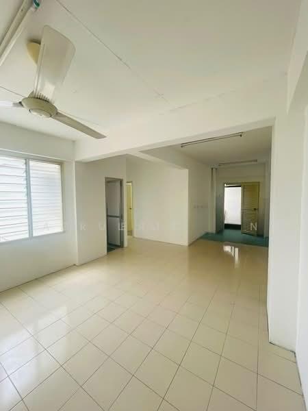 Pangsapuri untuk Dijual di Desa Jati - Eric Chong - Living Room - PropertyGuru.com.my