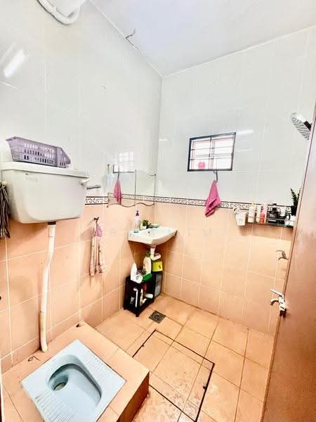 Rumah Teres 2-Tingkat untuk Dijual di Bandar Sri Damansara (Selangor) - Ibrahim Iderus - Bathroom - PropertyGuru.com.my