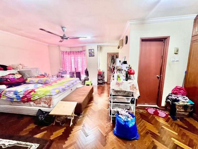 Rumah Teres 2-Tingkat untuk Dijual di Bandar Sri Damansara (Selangor) - Ibrahim Iderus - Living Room - PropertyGuru.com.my