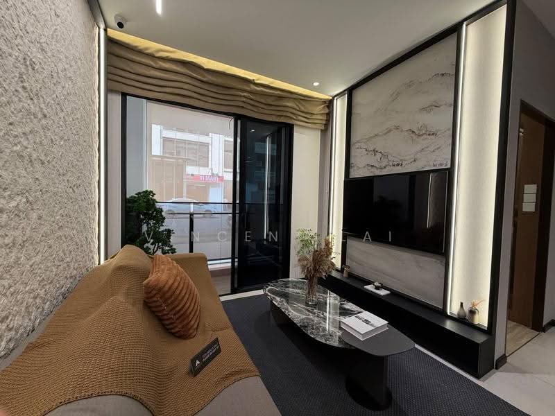 Kediaman Servis untuk Dijual di The Address @ Maxim Pelangi - Vincent Lai - Living Room - PropertyGuru.com.my