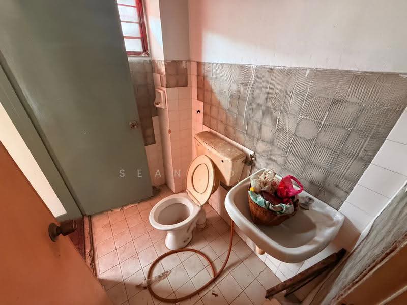 Rumah Teres 2-Tingkat untuk Dijual di Taman Indah Perdana (Kepong) - Sean Yong - Bathroom - PropertyGuru.com.my