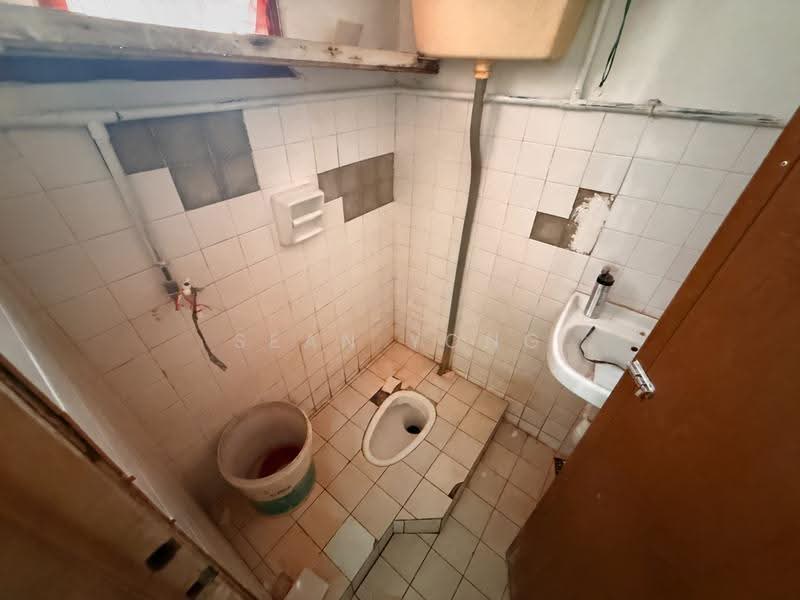 Rumah Teres 2-Tingkat untuk Dijual di Taman Indah Perdana (Kepong) - Sean Yong - Bathroom - PropertyGuru.com.my