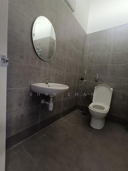 Rumah Teres 2-Tingkat untuk Dijual di Cybersouth (Dengkil) - Shan Shan - Bathroom - PropertyGuru.com.my
