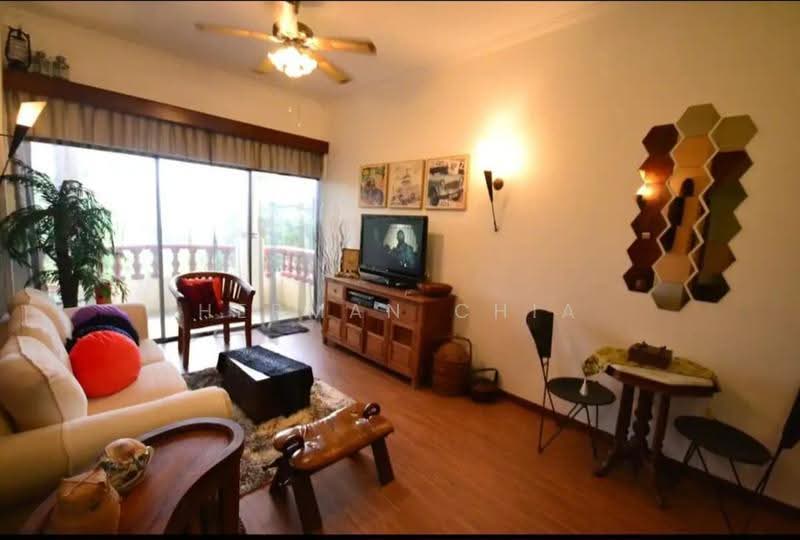 Pangsapuri untuk Dijual di Bunga Raya Apartment - Herman Chia - Living Room - PropertyGuru.com.my