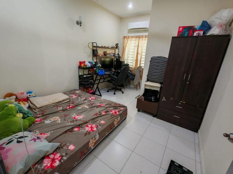 Rumah Teres 2-Tingkat untuk Disewa di Skudai (Johor) - Vincent Tea - Bedroom - PropertyGuru.com.my