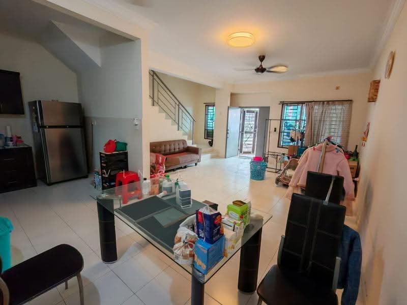 Rumah Teres 2-Tingkat untuk Disewa di Skudai (Johor) - Vincent Tea - Living Room - PropertyGuru.com.my