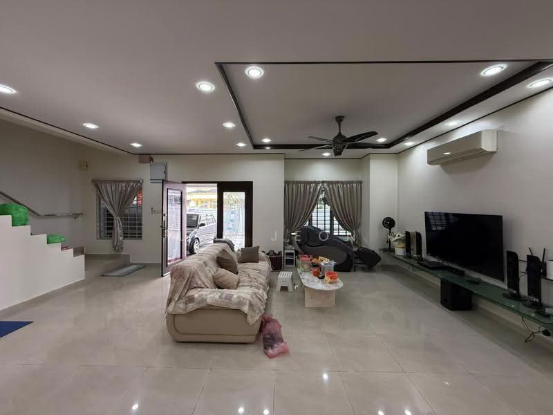 Semi-Detached House for Sale in Kampung Batu Belah (Klang) - Lim Jeon - Living Room - PropertyGuru.com.my