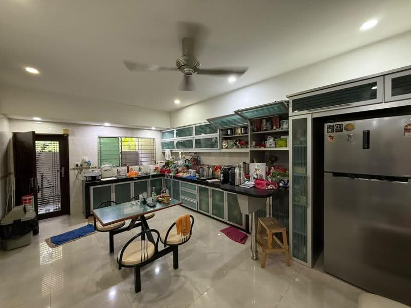 Semi-Detached House for Sale in Kampung Batu Belah (Klang) - Lim Jeon - Kitchen - PropertyGuru.com.my