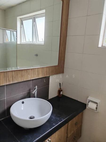 Townhouse for Sale in Seri Kembangan (Selangor) - Nicholas Lew - Bathroom - PropertyGuru.com.my