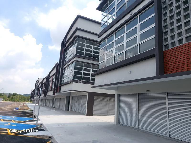 Shop / Office untuk Disewa di Seksyen U16 (Shah Alam) - Sam Chee - Exterior - PropertyGuru.com.my