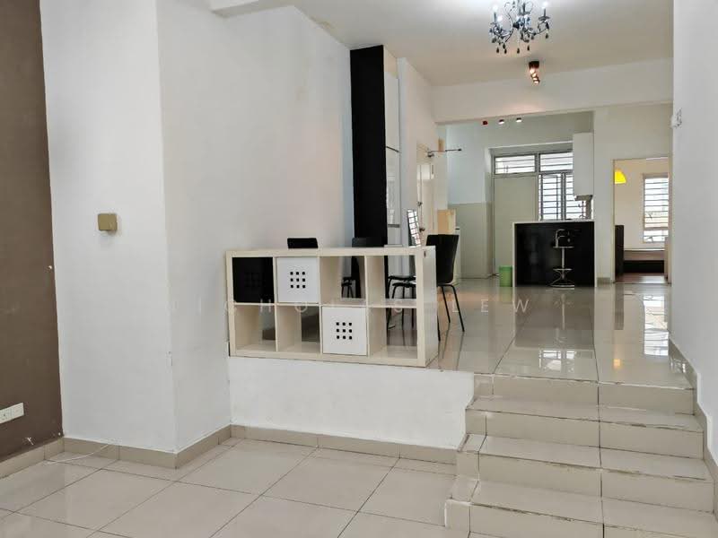 Rumah Bandar untuk Dijual di Seri Kembangan (Selangor) - Nicholas Lew - Living Room - PropertyGuru.com.my