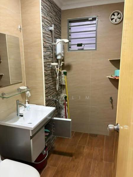 Rumah Teres 2-Tingkat untuk Dijual di Bandar Puteri Puchong (Puchong) - Amy Lim - Bathroom - PropertyGuru.com.my