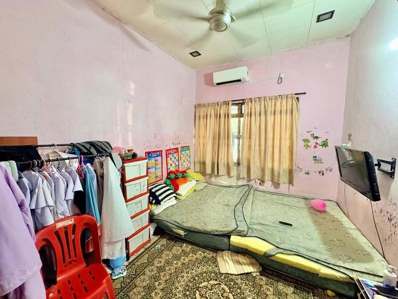 Rumah Teres 1-Tingkat untuk Dijual di Taman Sri Skudai (Skudai) - Fakhrul Imlan - Bedroom - PropertyGuru.com.my