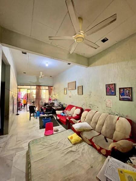 Rumah Teres 1-Tingkat untuk Dijual di Taman Sri Skudai (Skudai) - Fakhrul Imlan - Living Room - PropertyGuru.com.my
