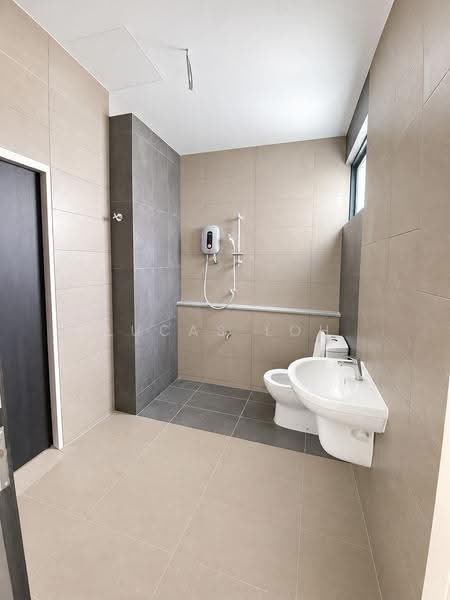 Rumah Teres 2-Tingkat untuk Dijual di Elmina (Shah Alam) - Lucas Loh - Bathroom - PropertyGuru.com.my