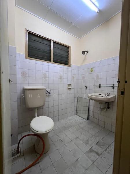 Rumah Teres 2-Tingkat untuk Dijual di Usj 14 (Subang Jaya) - Sharon Kong - Bathroom - PropertyGuru.com.my