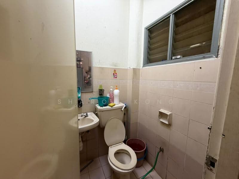 Rumah Teres 2-Tingkat untuk Dijual di Usj 14 (Subang Jaya) - Sharon Kong - Bathroom - PropertyGuru.com.my