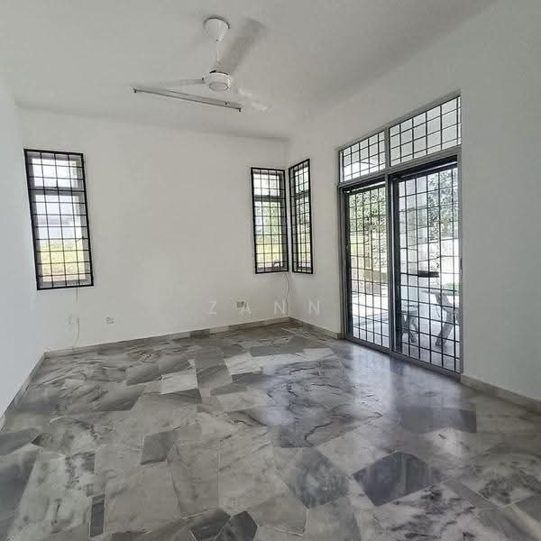 Bungalow House for Sale in Bukit Beruntung (Selangor) - Zann Fauzan - Living Room - PropertyGuru.com.my