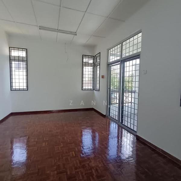Bungalow House for Sale in Bukit Beruntung (Selangor) - Zann Fauzan - Living Room - PropertyGuru.com.my