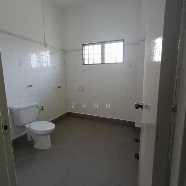 Bungalow House for Sale in Bukit Beruntung (Selangor) - Zann Fauzan - Bathroom - PropertyGuru.com.my