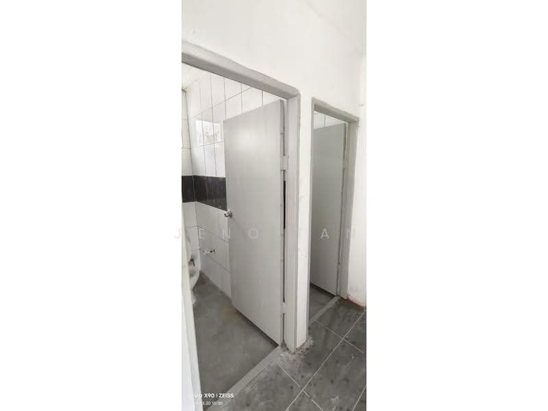Shop / Office for Rent in Kuching (Sarawak) - Jeno Tan - Bathroom - PropertyGuru.com.my