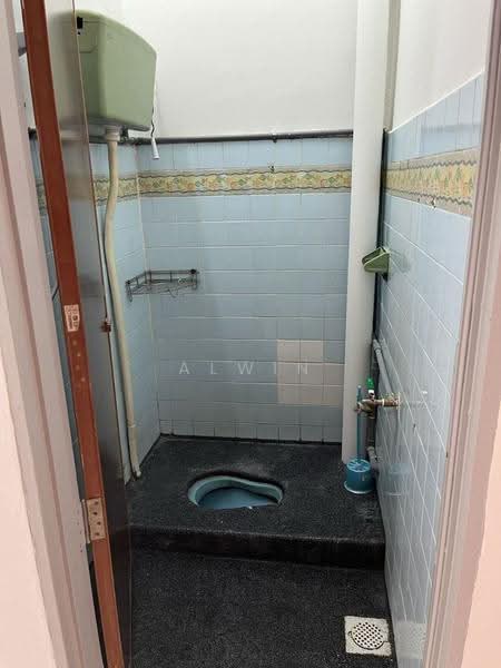 Rumah Teres 2-Tingkat untuk Disewa di Taman Klang Utama (Kapar) - Alwin Lee - Bathroom - PropertyGuru.com.my