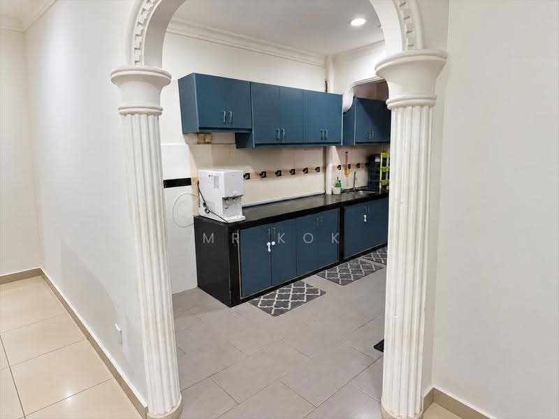 Flat for Sale at Gasing Indah - Mr Kok - Kitchen - PropertyGuru.com.my