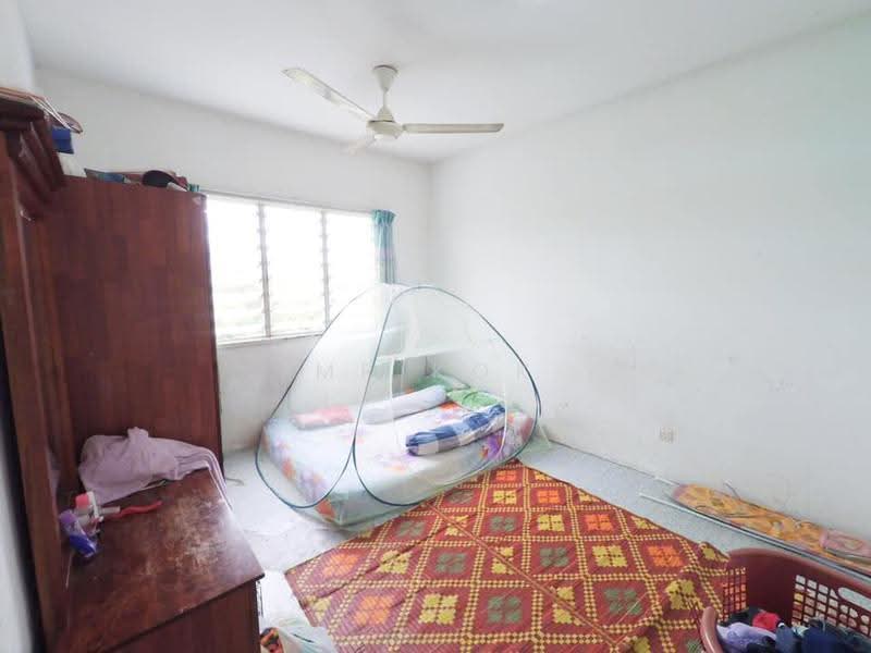 Flat for Sale at Gasing Indah - Mr Kok - Bedroom - PropertyGuru.com.my