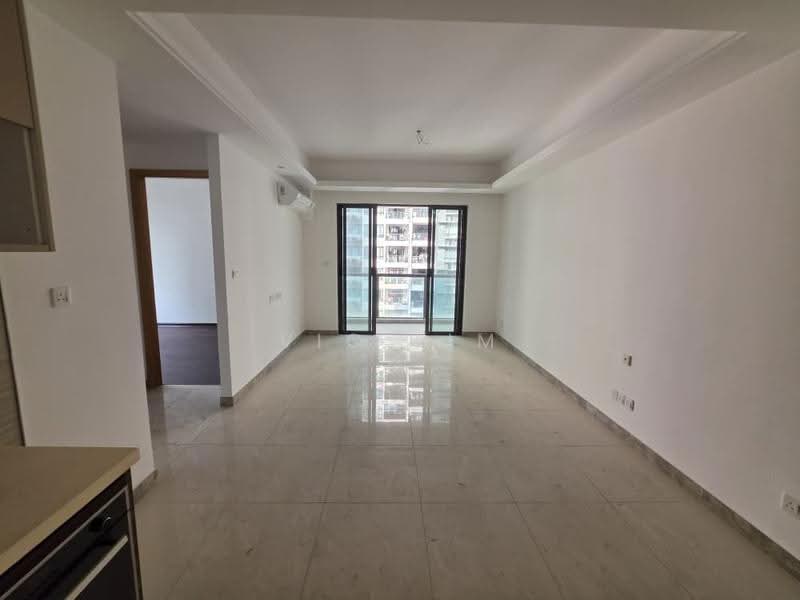 Kediaman Servis untuk Dijual di R&F Princess Cove Phase 1 - Vic Lim - Living Room - PropertyGuru.com.my
