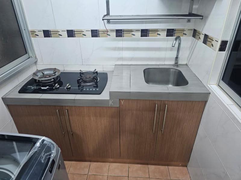 Pangsapuri untuk Disewa di Lumayan Apartment (Bdr Tasik Permaisuri) - KY CHEN - Kitchen - PropertyGuru.com.my