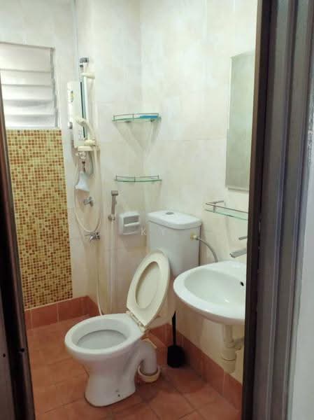 Pangsapuri untuk Disewa di Lumayan Apartment (Bdr Tasik Permaisuri) - KY CHEN - Bathroom - PropertyGuru.com.my