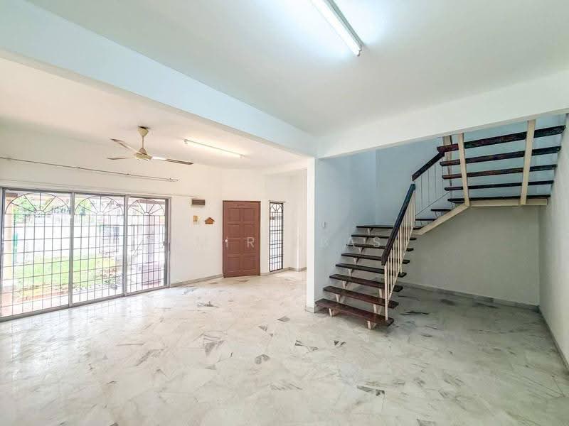 Rumah Teres 2-Tingkat untuk Dijual di Cheras (Kuala Lumpur) - Amir Abas - Living Room - PropertyGuru.com.my