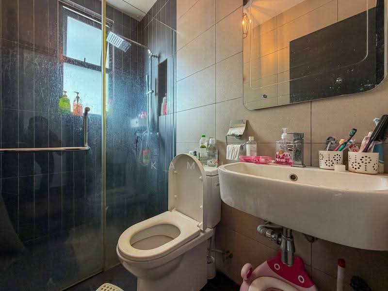 Kondominium untuk Dijual di Aura Residence - Kamil Ghazali - Bathroom - PropertyGuru.com.my