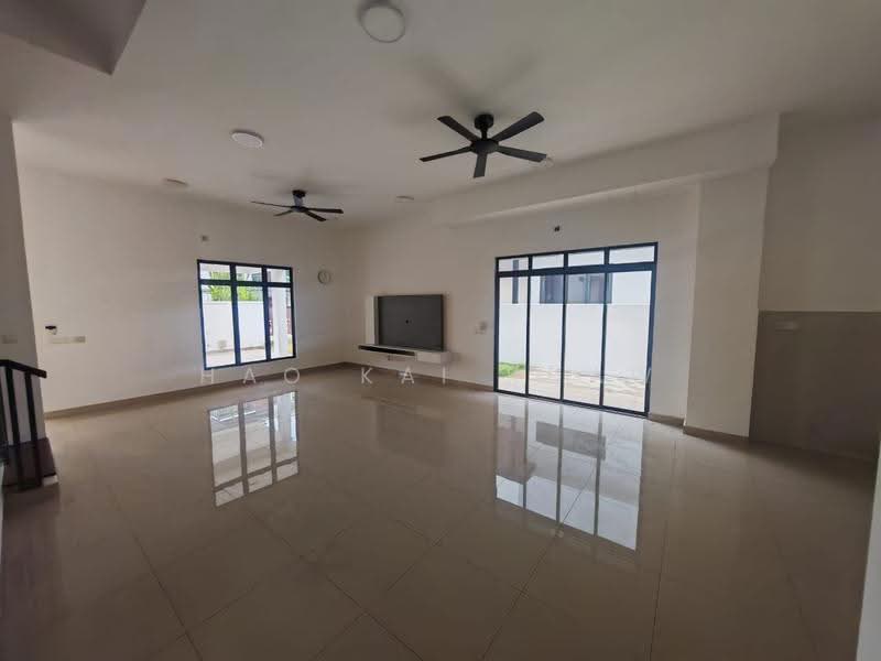 Rumah Berkembar untuk Dijual di Setia Utama (Setia Alam) - Hao Kai Khaw - Living Room - PropertyGuru.com.my