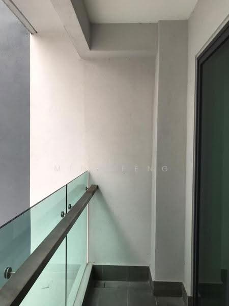 Kondominium untuk Dijual di Ascenda Residence @ Skyarena - Ming Feng - Balcony - PropertyGuru.com.my