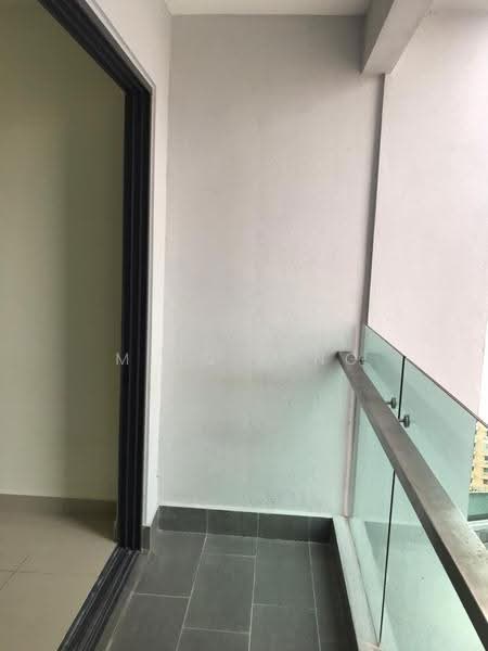 Kondominium untuk Dijual di Ascenda Residence @ Skyarena - Ming Feng - Balcony - PropertyGuru.com.my