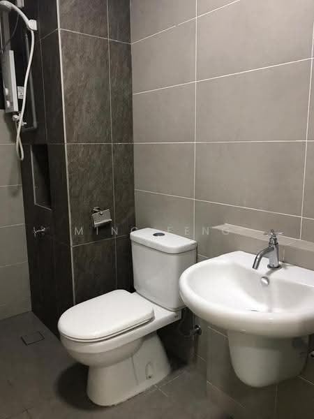 Kondominium untuk Dijual di Ascenda Residence @ Skyarena - Ming Feng - Bathroom - PropertyGuru.com.my