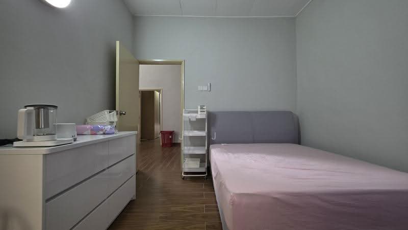 Terraced House for Sale in Kota Kemuning (Shah Alam) - J J - Bedroom - PropertyGuru.com.my