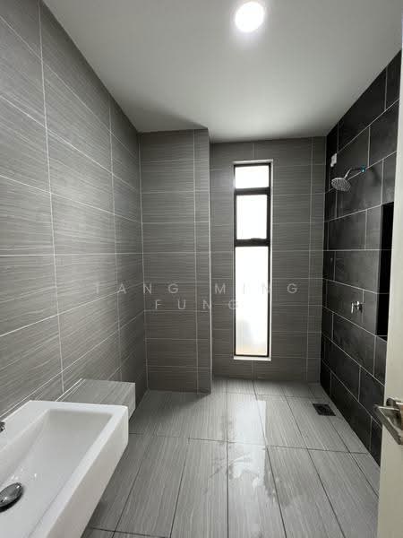 Rumah Teres 2-Tingkat untuk Disewa di Sunsuria City (Dengkil) - Tang Ming Fung - Bathroom - PropertyGuru.com.my