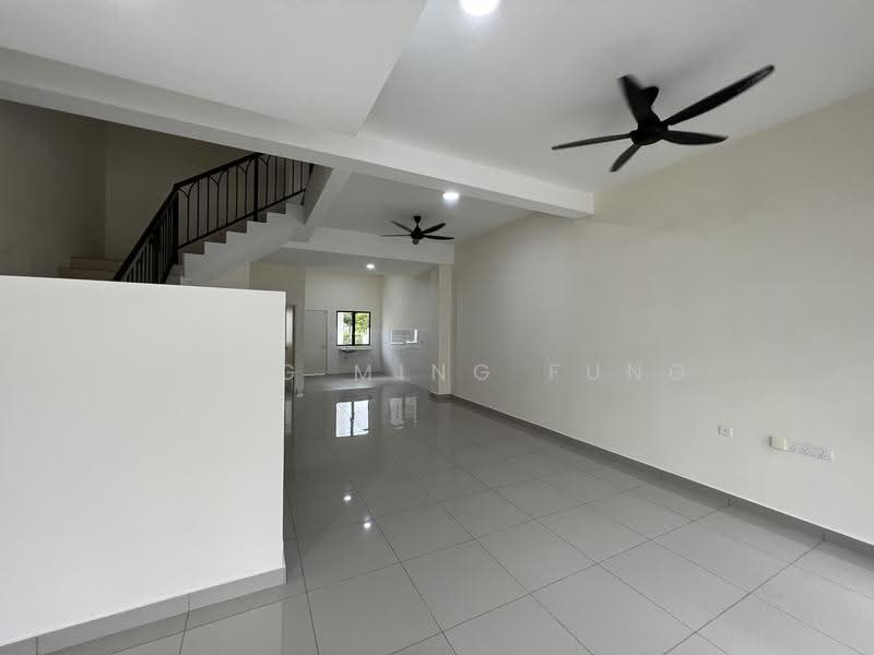 Rumah Teres 2-Tingkat untuk Disewa di Bandar Sunsuria (Sepang) - Tang Ming Fung - Living Room - PropertyGuru.com.my