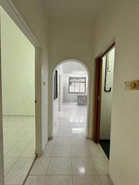 Rumah Teres 1-Tingkat untuk Dijual di Taman Universiti (Skudai) - Yvonne Lim - Corridor - PropertyGuru.com.my