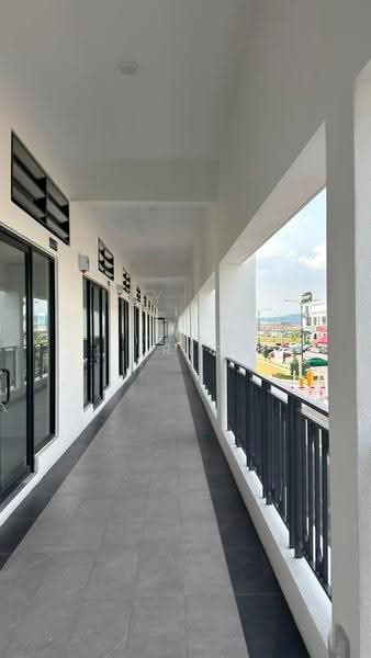 Shop for Rent in Eco Grandeur (Puncak Alam) - Eric Yap - Corridor - PropertyGuru.com.my