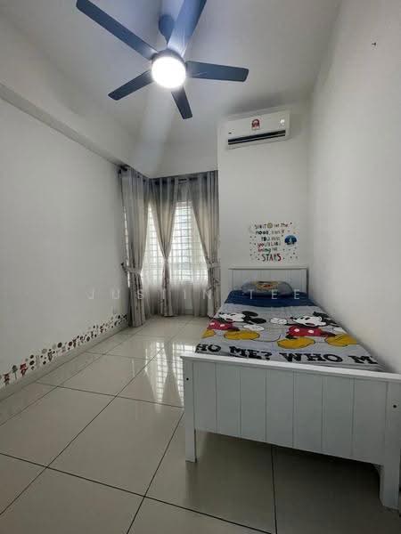 Kediaman Servis untuk Disewa di Savanna Executive Suite @ Southville City - Justin Tee - Bedroom - PropertyGuru.com.my