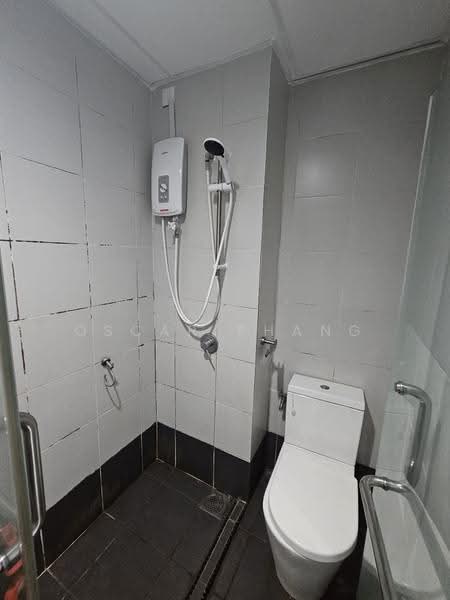 Kediaman Servis untuk Disewa di Centrestage Designer Suite - Oscar Phang - Bathroom - PropertyGuru.com.my
