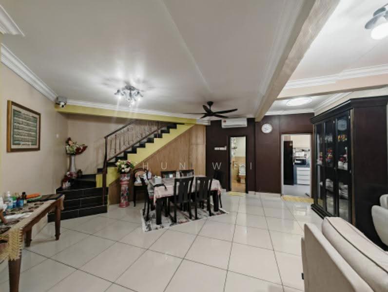 Condominium for Sale at Sri Suajaya Condominium - Chun Wei - Living Room - PropertyGuru.com.my
