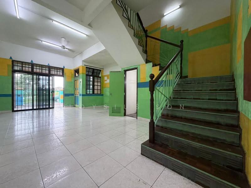 Rumah Teres 2-Tingkat untuk Dijual di Ulu Tiram (Johor) - Aloysius Son - Entrance - PropertyGuru.com.my
