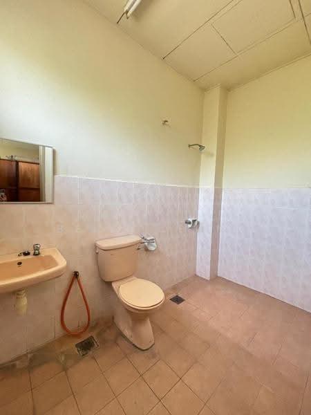 Rumah Teres untuk Dijual di Taman Tun Perak (Rawang) - Bella Leong - Bathroom - PropertyGuru.com.my